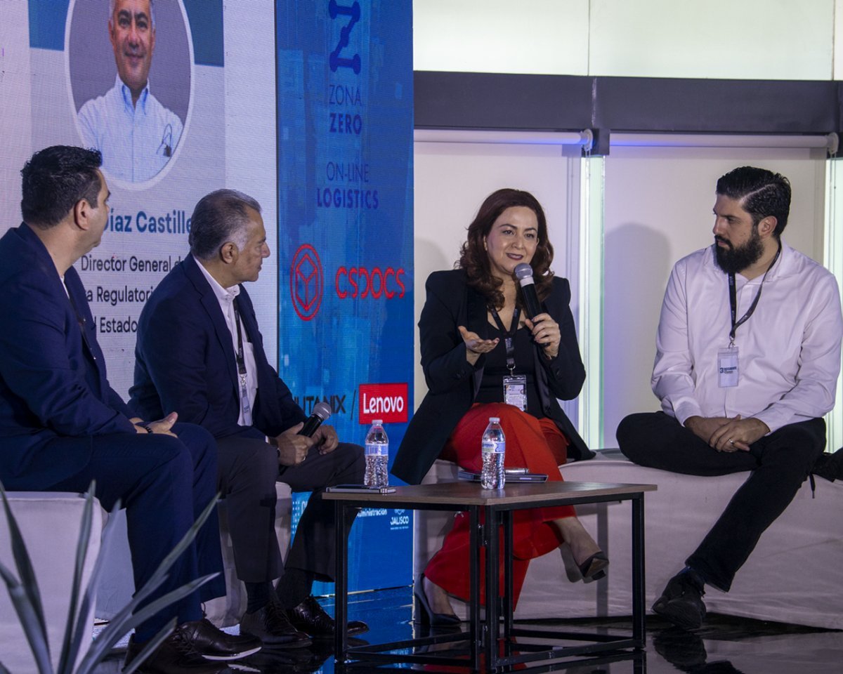Nuevo León comparte en Zapopan su modelo NLínea de digitalización de trámites