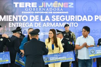 Tere Jiménez entrega vehículos tácticos y armamento a policías de Aguascalientes
