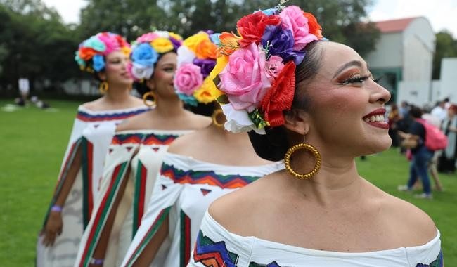 Quintana Roo en Los Pinos reúne saberes mayas, artesanías y música caribeña