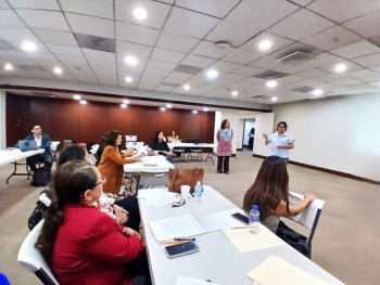 BCS participa en reunión nacional sobre formación continua del magisterio