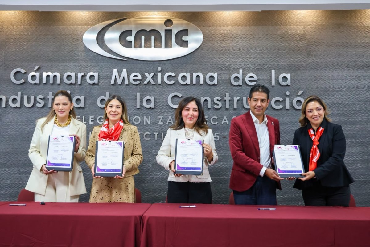 SEDIF Zacatecas firma convenio con CMIC para boutique de ropa para mujeres víctimas de violencia