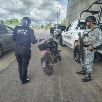 Operativo Casco Seguro en Acapulco: revisan vehículos en la carretera Cayaco-Puerto Marqués