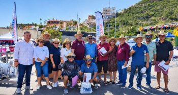 Gobierno de BCS entrega 1 mdp en apoyos a pescadores y acuicultores de Los Cabos