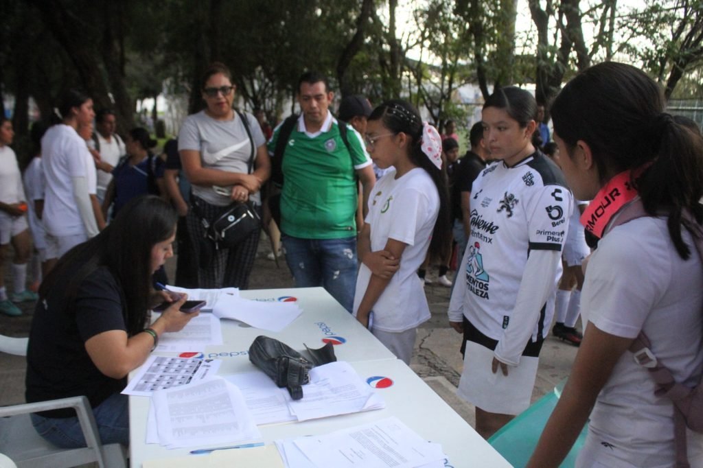 Club León busca talento femenil en visorias con 200 jóvenes en Guanajuato