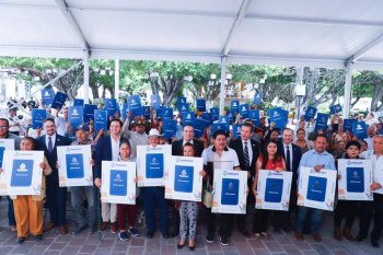 Entrega de escrituras en Apaseo el Grande suma 237 en lo que va de la administración