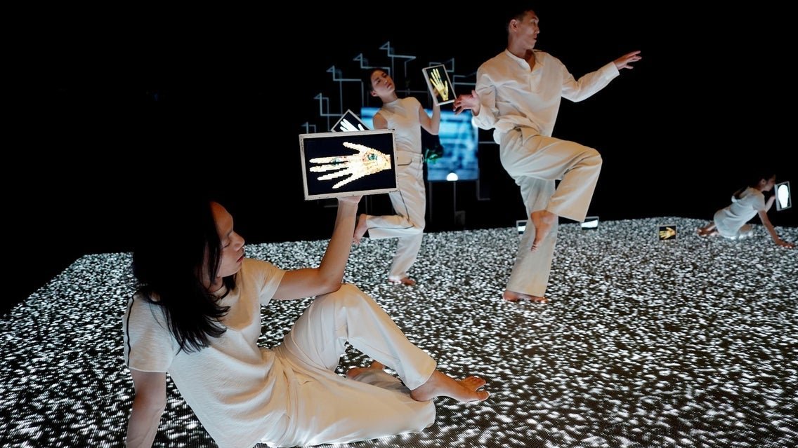 Dab Dance Project presenta "Hello World" en el Centro Cultural del Bosque