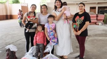 Seimujer entrega 313 mil pañales en 16 municipios de Michoacán con la caravana 'Jalo por las Mamás'