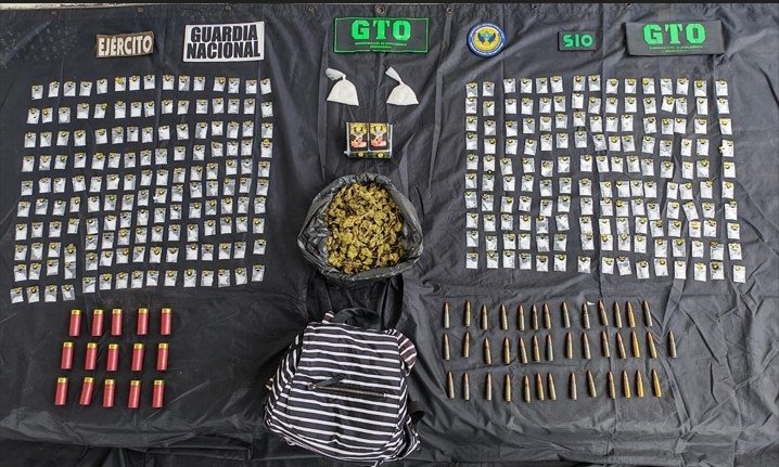 Cateo en Loma Linda de Copales, Valle de Santiago: detienen a dos y aseguran 302 bolsas con presunta droga