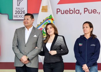 Carrera Panamericana 2026 llega al Zócalo de Puebla con 72 tripulaciones y derrama estimada de 8 mdp