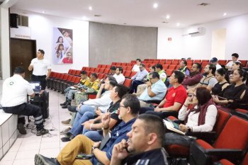 Colima cierra playas de Manzanillo, Tecomán y Armería por huracán Trudy