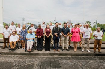 Colima inicia servicio de taxis adaptados para personas con discapacidad con tres unidades