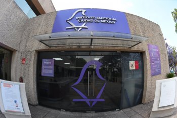 IECM pide liberar sus oficinas centrales bloqueadas por una fracción del PRD CDMX