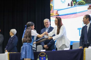 Tere Jiménez inaugura velaria y vestíbulo en el Instituto Guadalupe Victoria por sus 220 años