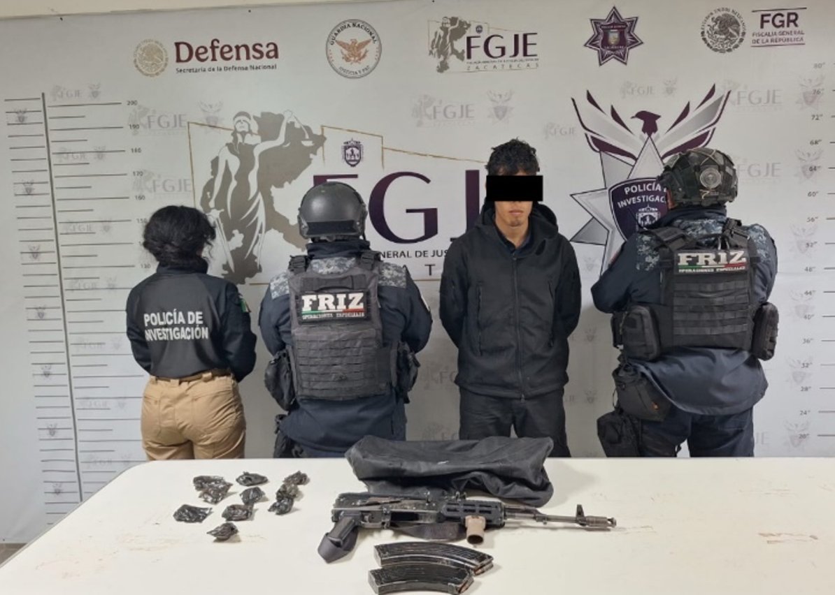 Detienen en Villanueva a un hombre con arma larga y probable marihuana en la carretera federal 45