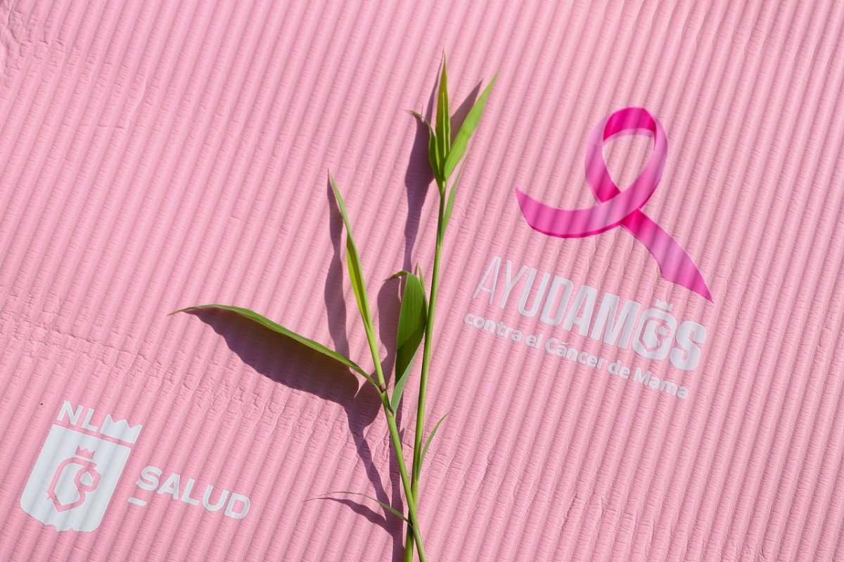Secretaría de Salud de Nuevo León reúne a 120 beneficiarias del programa contra cáncer de mama