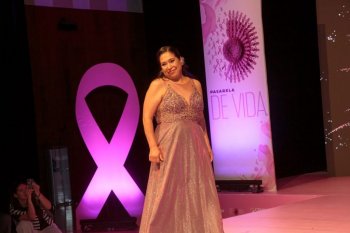 60 mujeres con cáncer de mama desfilan en la Pasarela de Vida 2026 en León