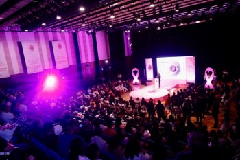 60 mujeres con cáncer de mama desfilan en la Pasarela de Vida 2026 en León
