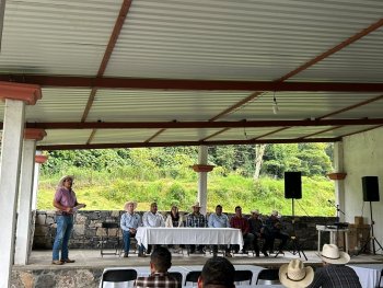 Curso en Calnali actualiza a 100 productores en sanidad y productividad bovina