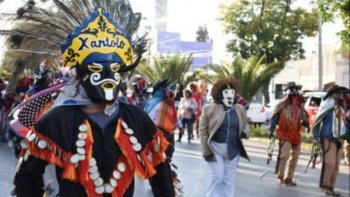Desfile Monumental del Xantolo reunirá a 3 mil 500 participantes en San Luis Potosí