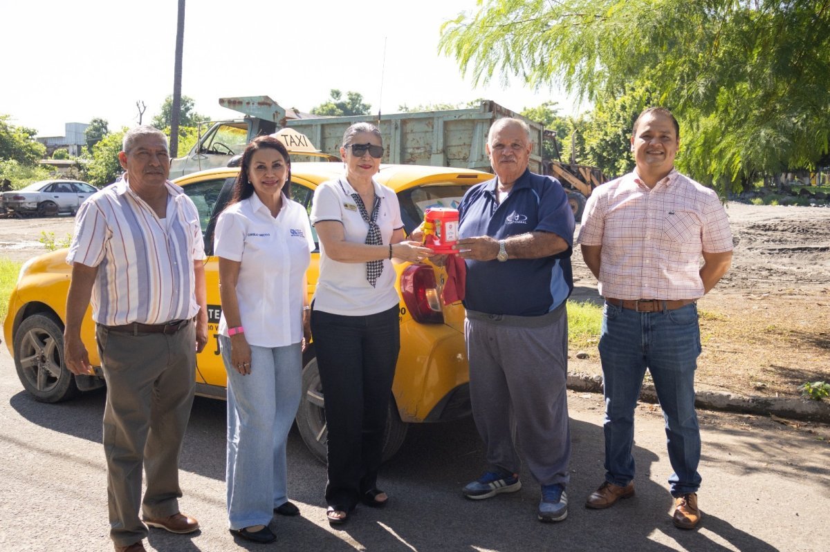 Taxistas de Tecomán se suman a la Colecta "Diamante de la Solidaridad" de la JAP