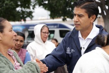SEDESOQ escucha a padres de familia en Mompaní para mejorar el Transporte Escolar en Querétaro