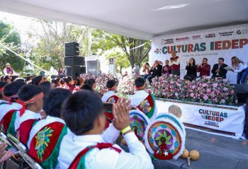 Estudiantes del IEDEP exponen culturas de Puebla en San Andrés Cholula