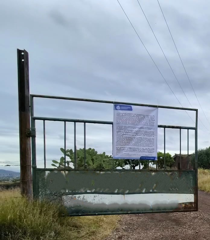 PAOT suspende extracción de material pétreo en un banco de Salamanca