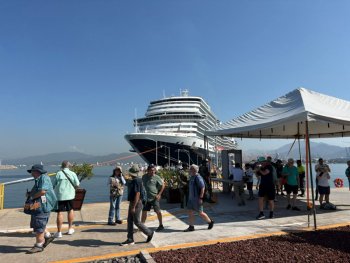 Crucero Koningsdam llega a Manzanillo con más de 4,300 pasajeros y tripulantes; deja 3.8 mdp