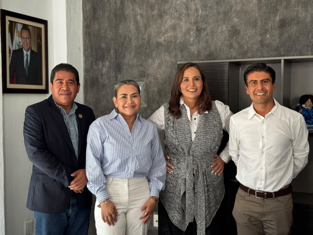 SEDESOQ coordina con SNTE y USEBEQ entrega de apoyos a jubilados y pensionados