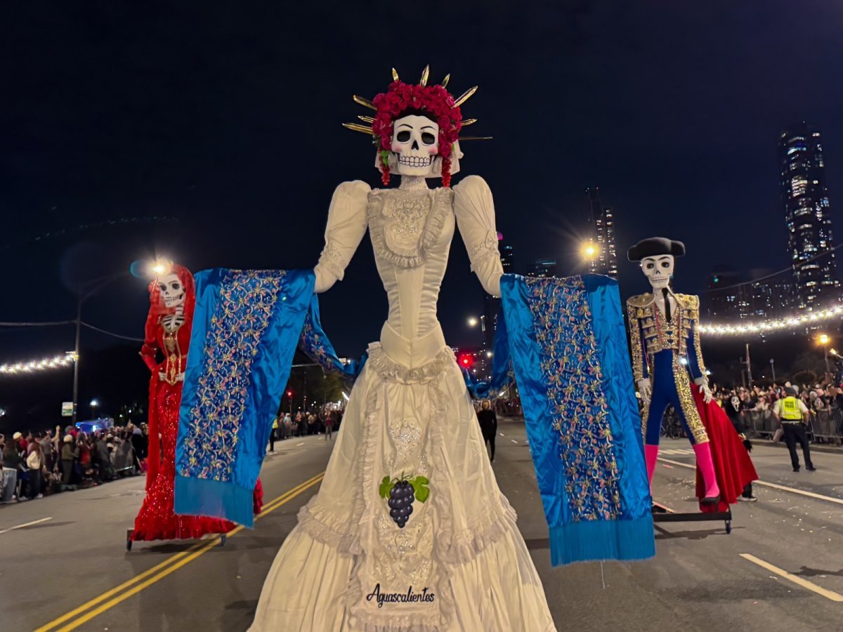Catrinas de Aguascalientes desfilan en Chicago y llegan a Times Square