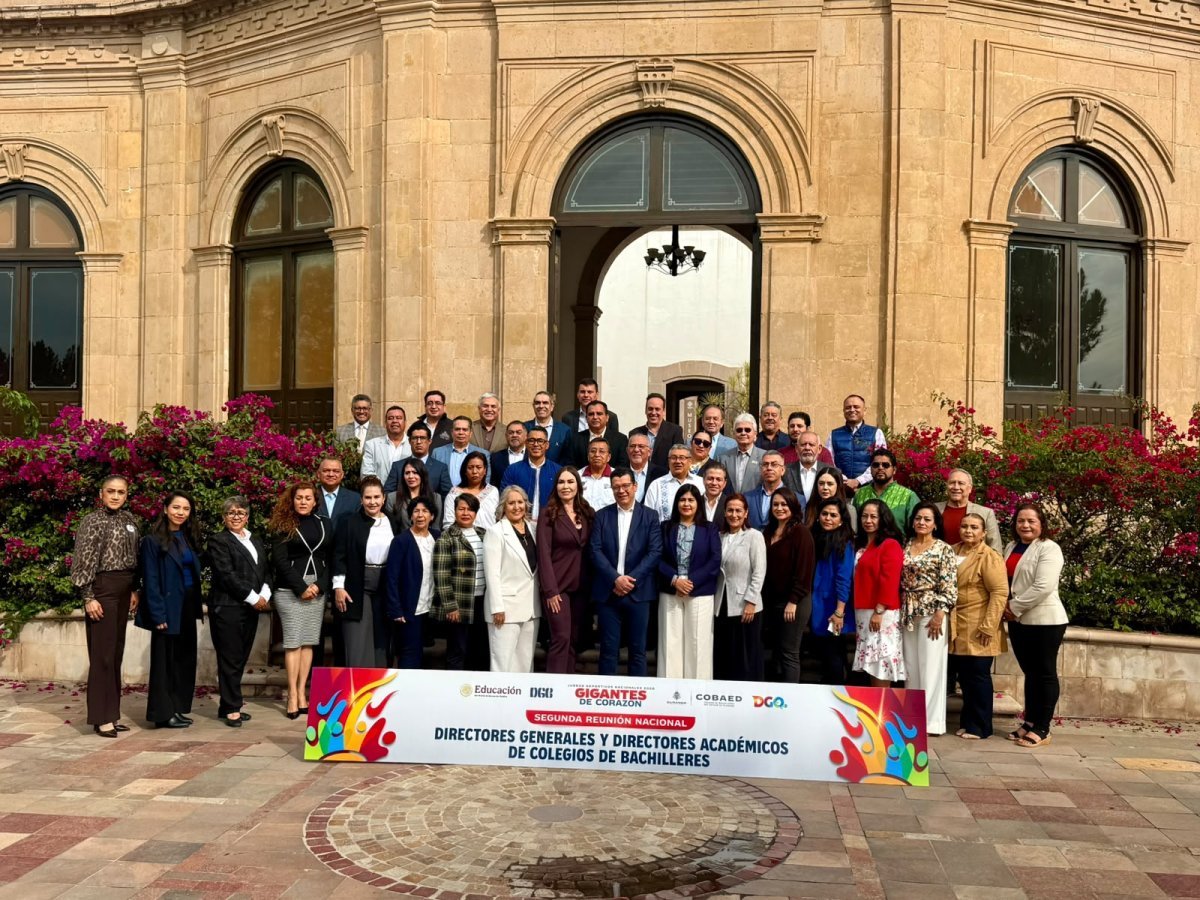 Cobaez participa en reunión nacional de Colegios de Bachilleres en Durango
