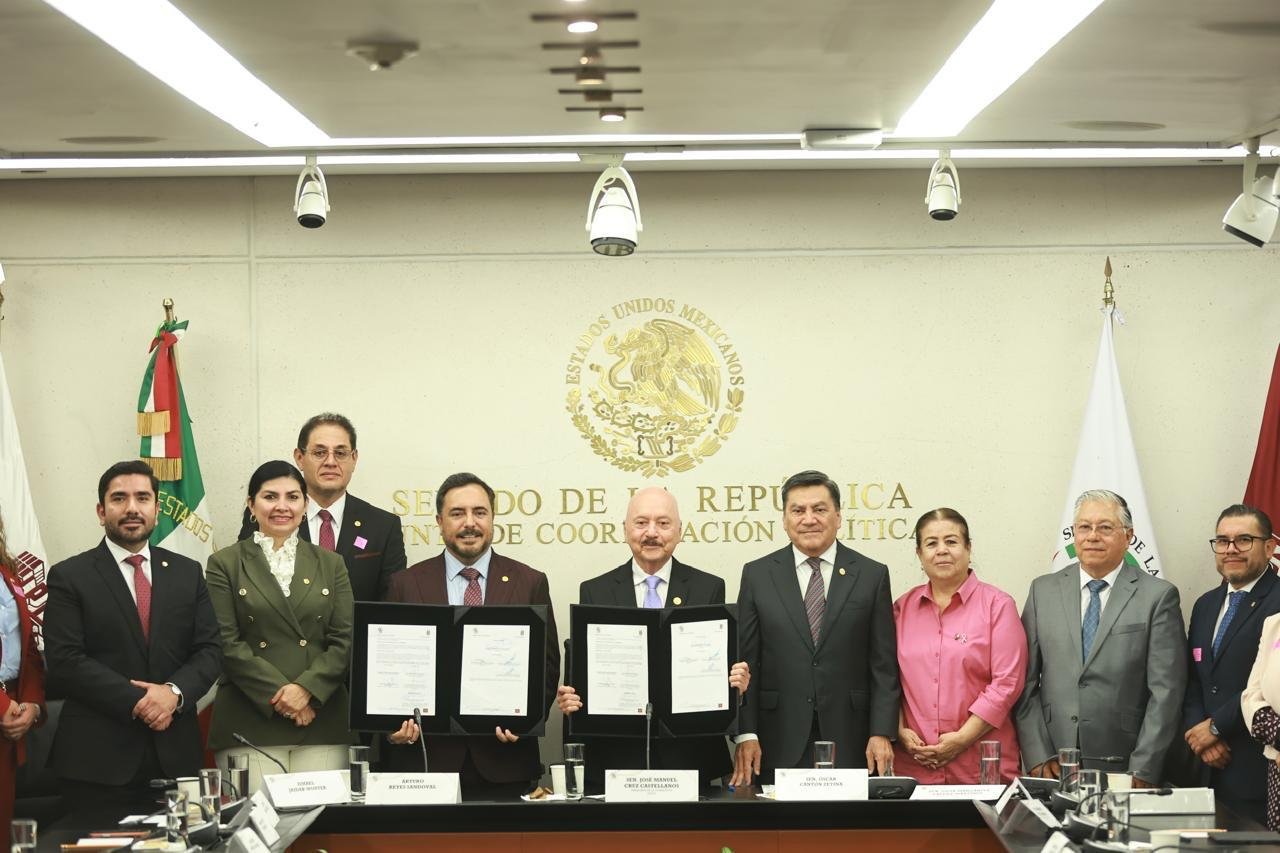 IPN y Senado firman convenio para formar y actualizar a legisladores y servidores públicos
