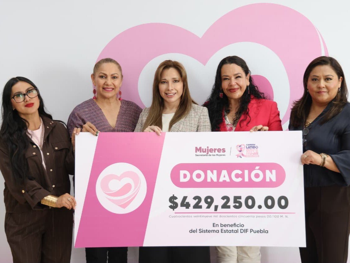 Carrera Latido Rosa recauda 429 mil 250 pesos para equipo de análisis oncológico en Puebla
