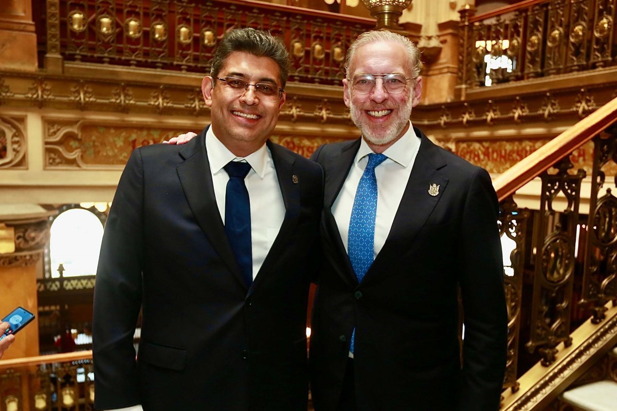 Marco Del Prete deja presidencia de la AMSDE; Raúl Ruiz Robles asume el periodo 2026-2028
