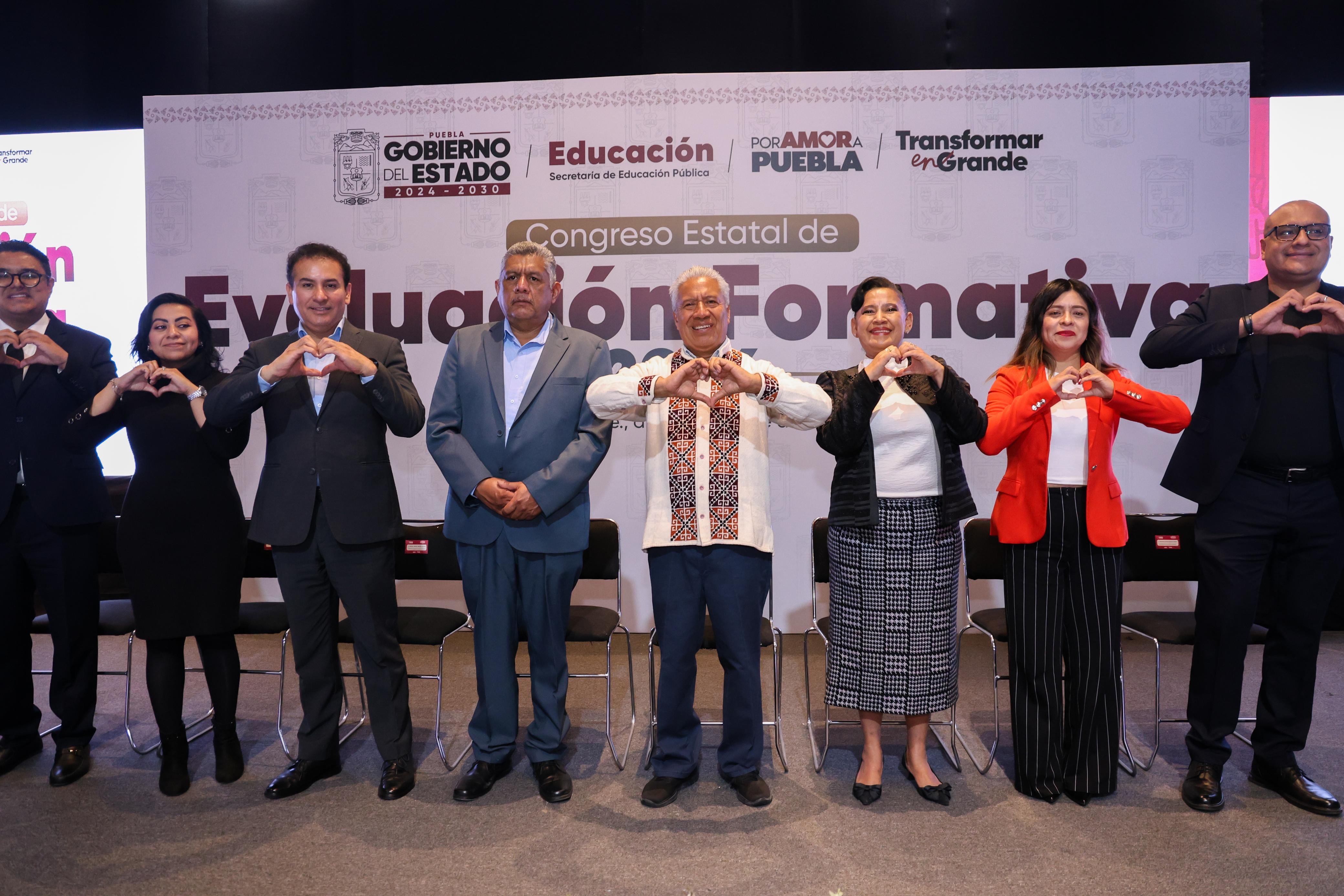 Más de 500 docentes de Puebla participan en congreso estatal sobre evaluación formativa