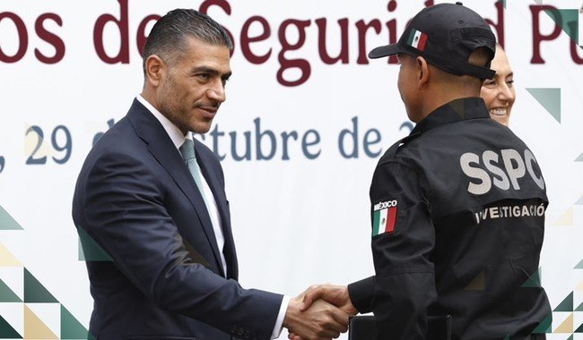 Egresan 416 agentes de investigación e inteligencia; suman mil 80 en un año