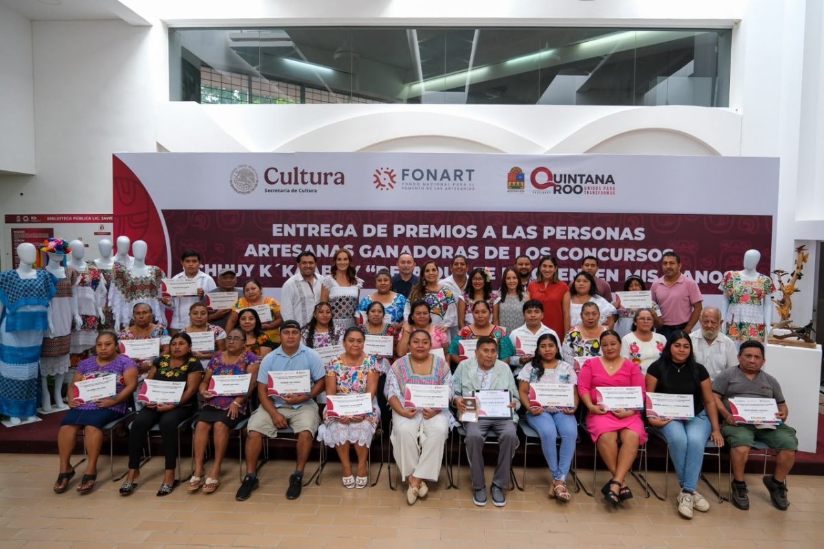 Mara Lezama premia a 40 artesanas y artesanos de Quintana Roo en concursos de bordado y artesanías