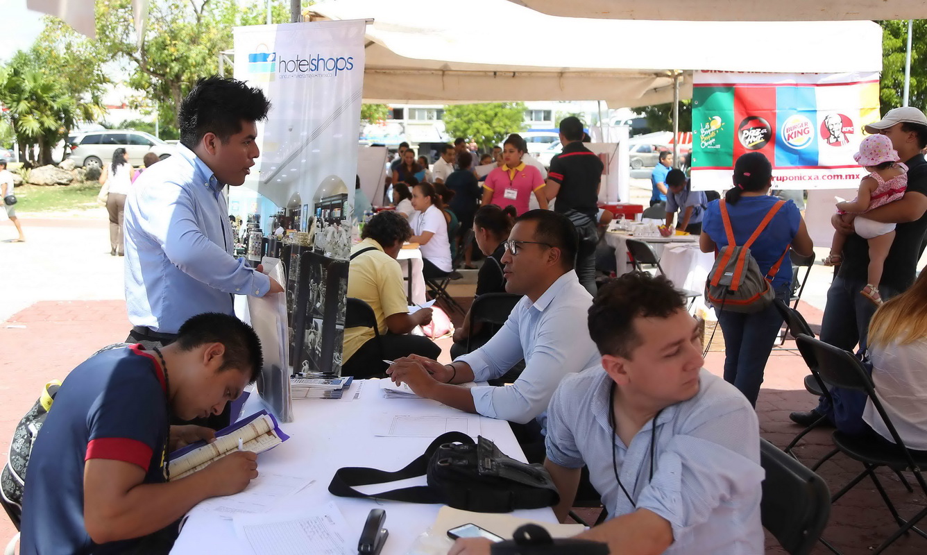 INAUGURAN FERIA DE EMPLEO DE VERANO PARA JÓVENES