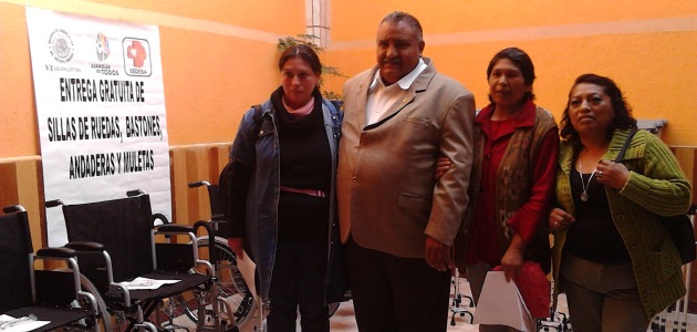 ENTREGA SILLAS DE RUEDAS A VECINOS DE ÁLVARO OBREGÓN Y CUAJIMALPA