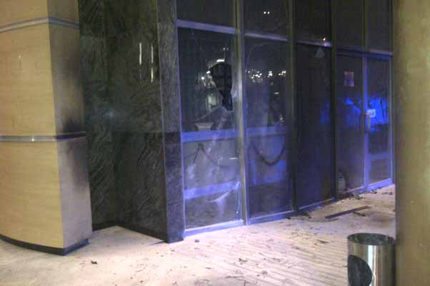 Arraigan por 40 días a tres por ataque con bombas molotov a oficinas de SCT