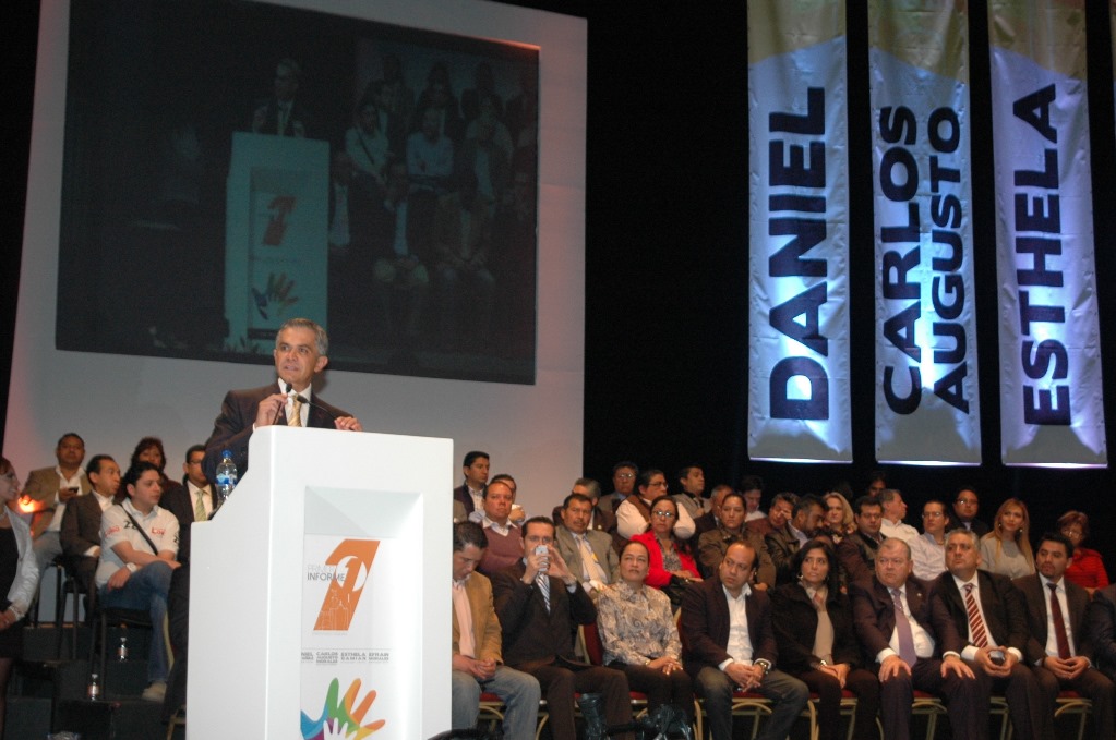 Llama Mancera a a€œno quitar el dedo del renglóna€ sobre la Constitución de la CDMx