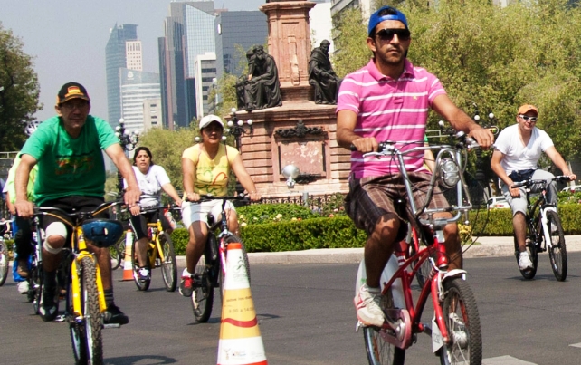 Promover el uso de la bicicleta como una medida para evitar contaminación y congestionamientos