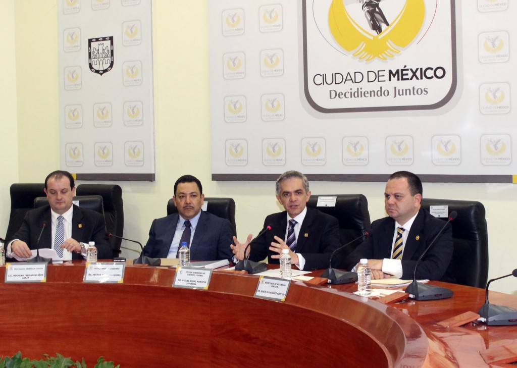 Implementa GDF operativo a€œAguinaldo Seguro 2013a€