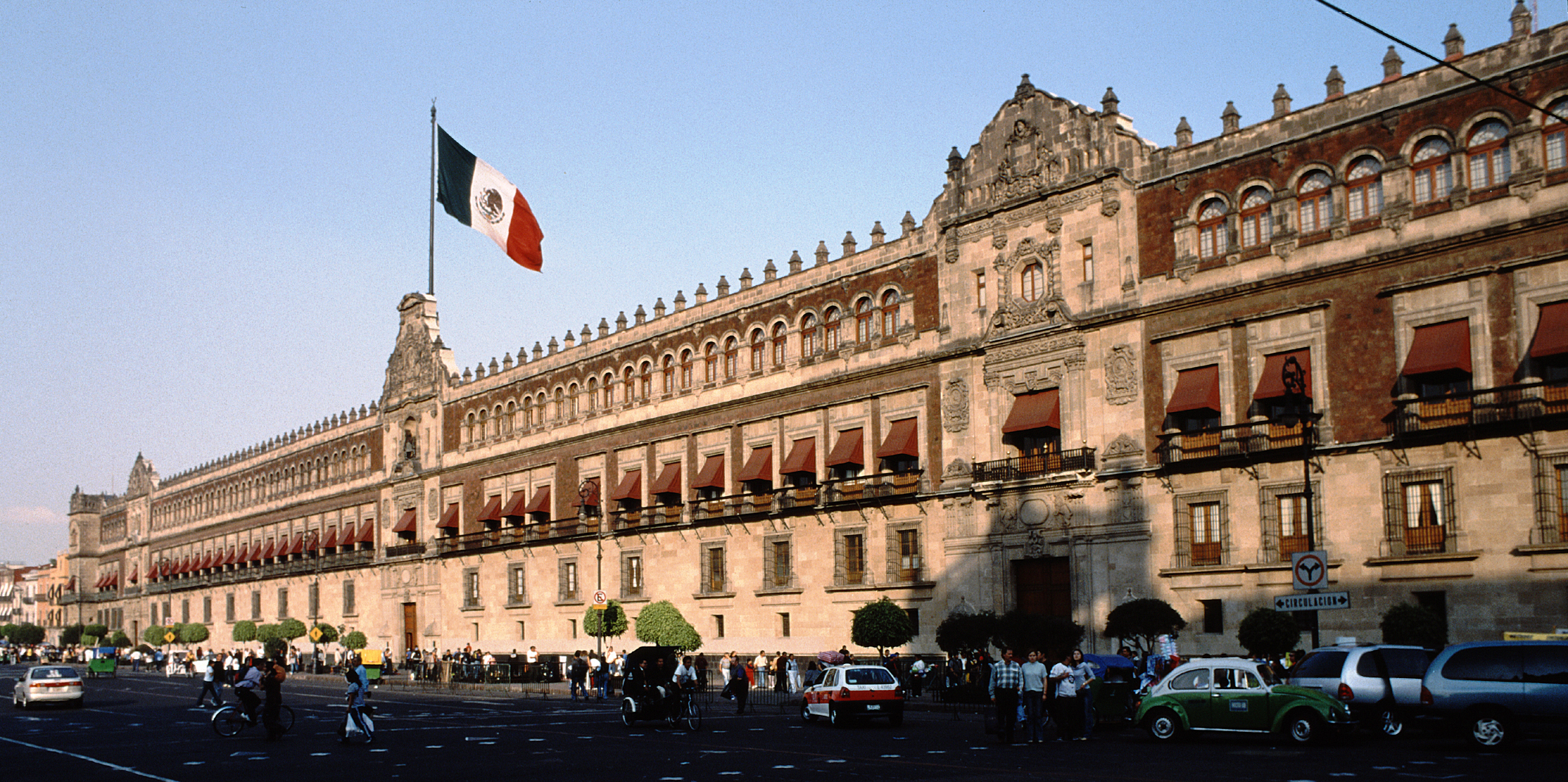 HACER DEL CENTRO HISTÓRICO UNA ZONA MODELO DE MOVILIDAD