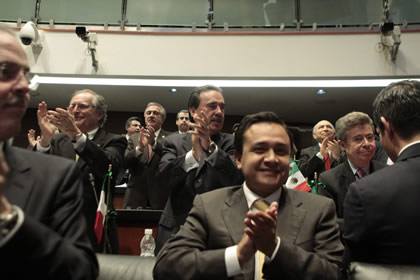 Senado aprueba en lo general y en lo particular Reforma Energética.