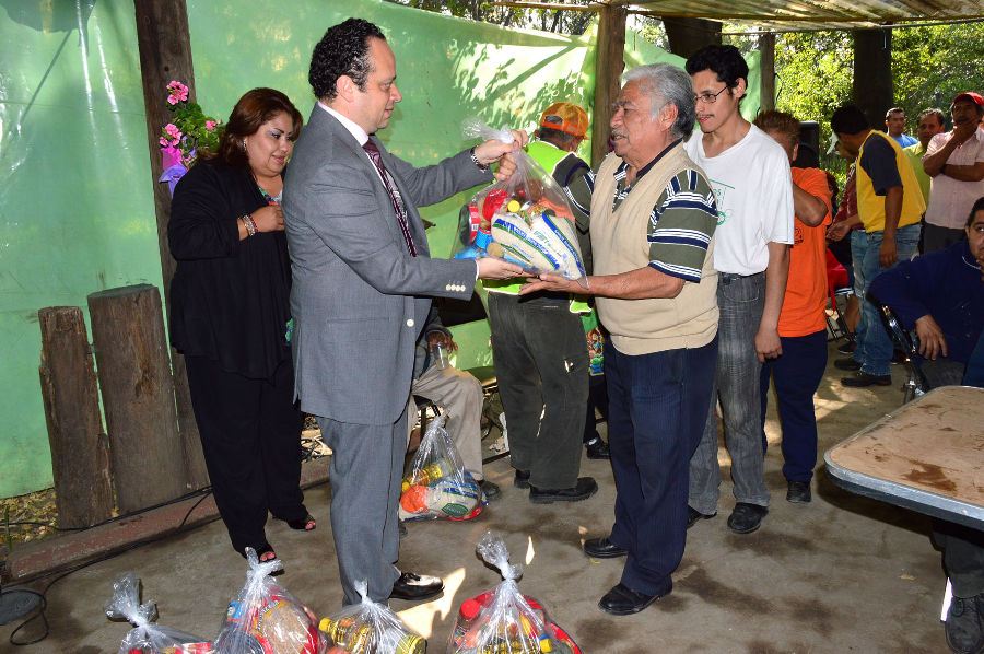 RECONOCEN LABOR DE TRABAJADORES DE PARQUES Y JARDINES