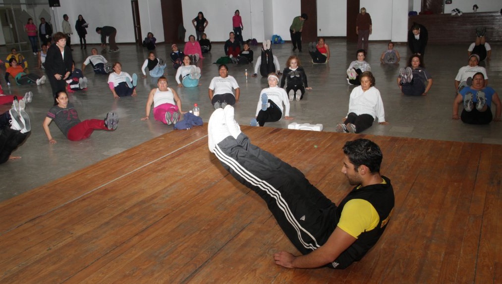 Premia delegación a integrantes de Red Mujer con super clase de activación física