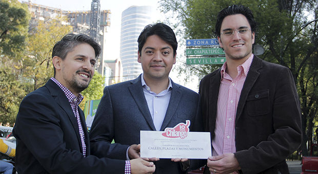 ALEJANDRO FERNÁNDEZ RAMÍREZ RECIBE DISTINCIÓN DEDICADA AL PASEO DE LA REFORMA