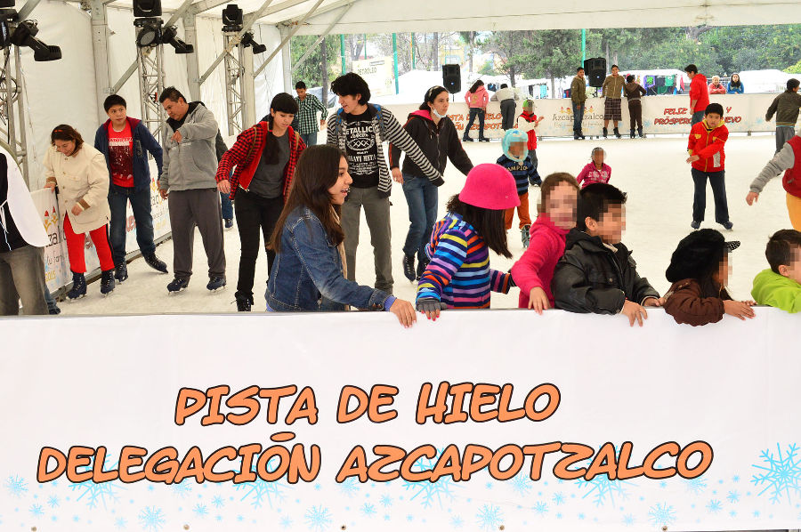 DISFRUTAN MÁS DE 14 MIL PERSONAS PISTA DE HIELO EN AZCAPOTZALCO|
