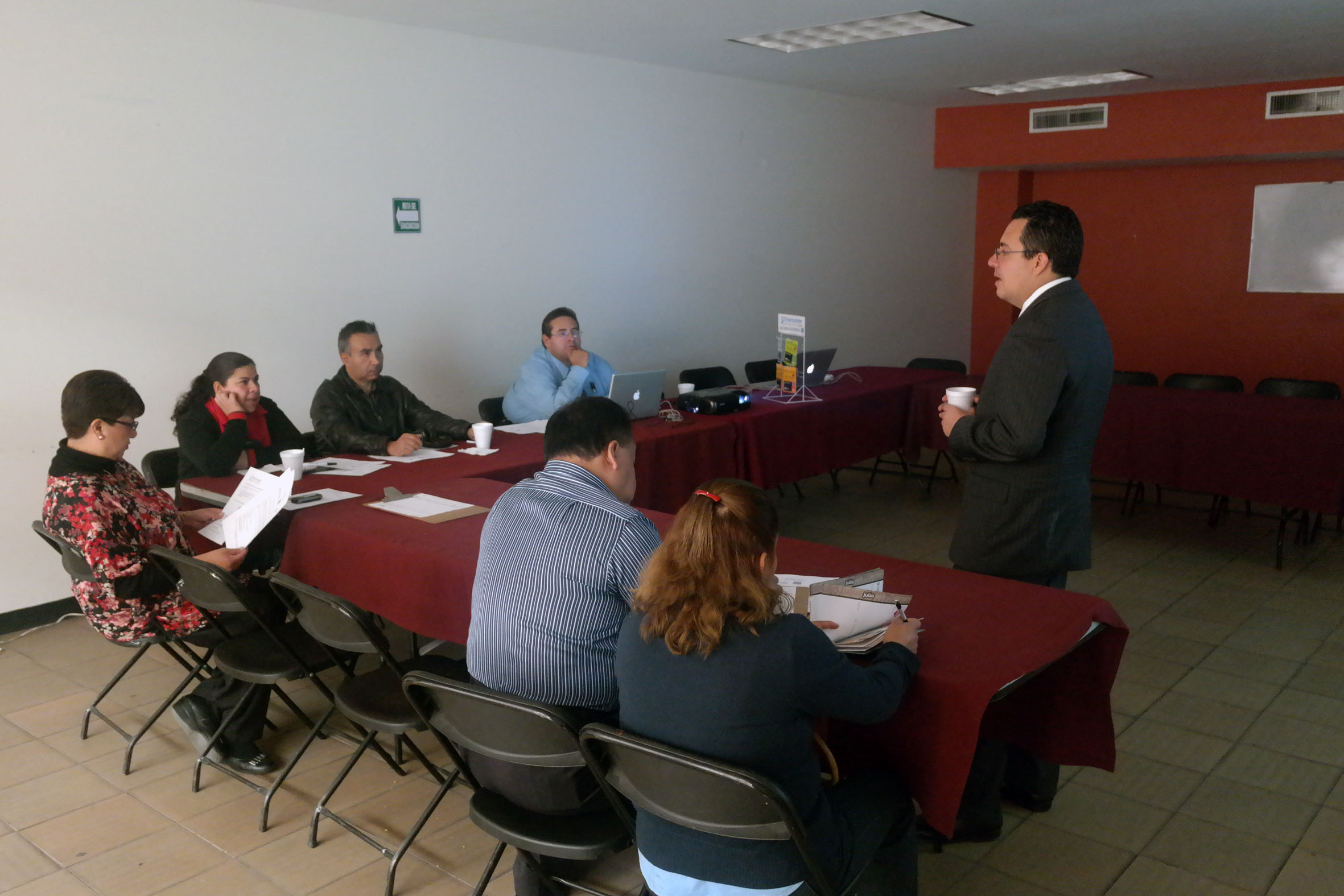 ORIENTA AZCAPOTZALCO A VECINOS SOBRE CAMBIOS FISCALES